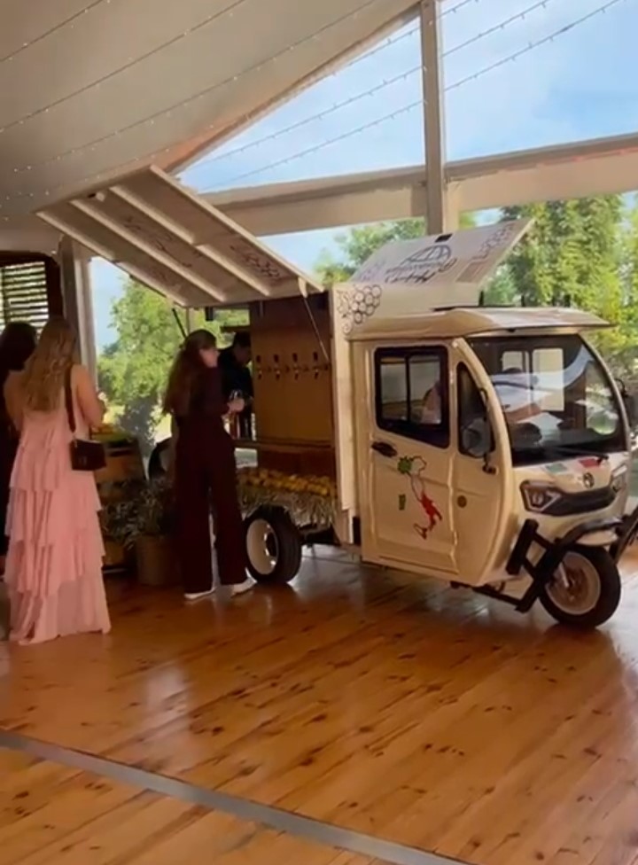 Prosecco Van – Screenshot_2025-07-28-15-38-11-42_99c04817c0de5652397fc8b56c3b3817.jpg